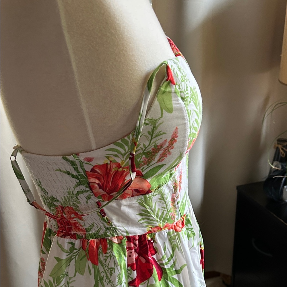 Floral Mini Dress - White and Red - Picture 7 of 8